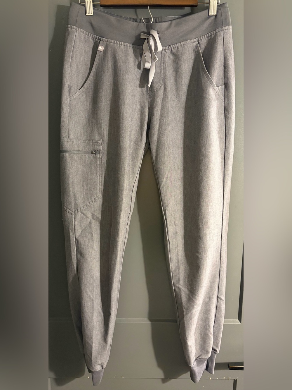 FIGS Zamora Jogger Scrub Pants Graphite Gray Small Scrub Pants